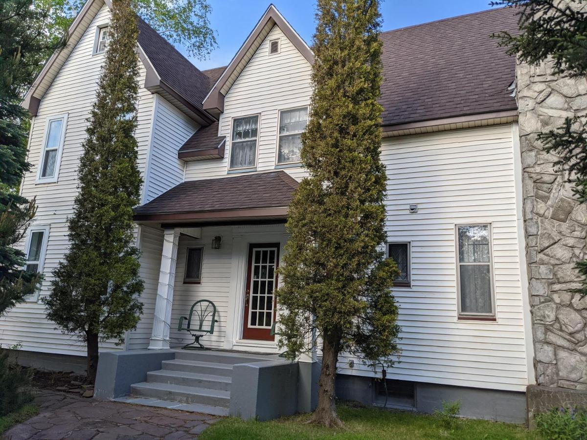 Hill Road Manor Bed & Breakfast グランド・フォールズ・ウィンザー エクステリア 写真