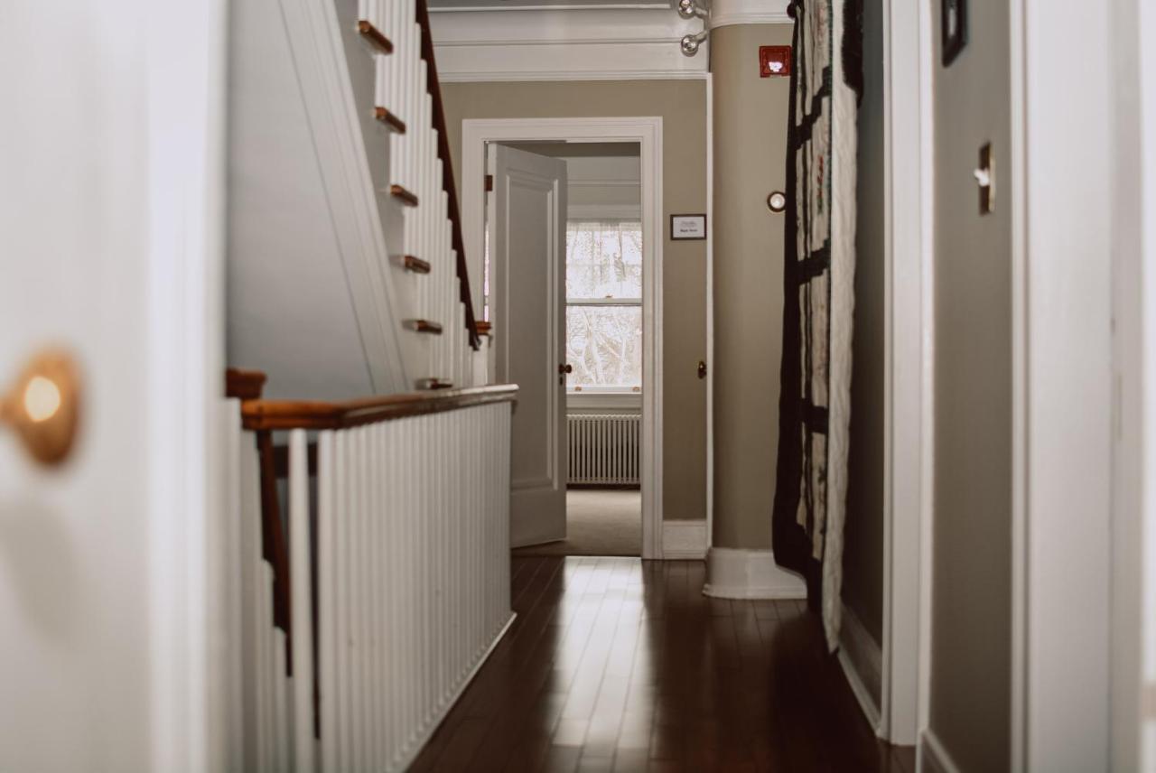 Hill Road Manor Bed & Breakfast グランド・フォールズ・ウィンザー エクステリア 写真