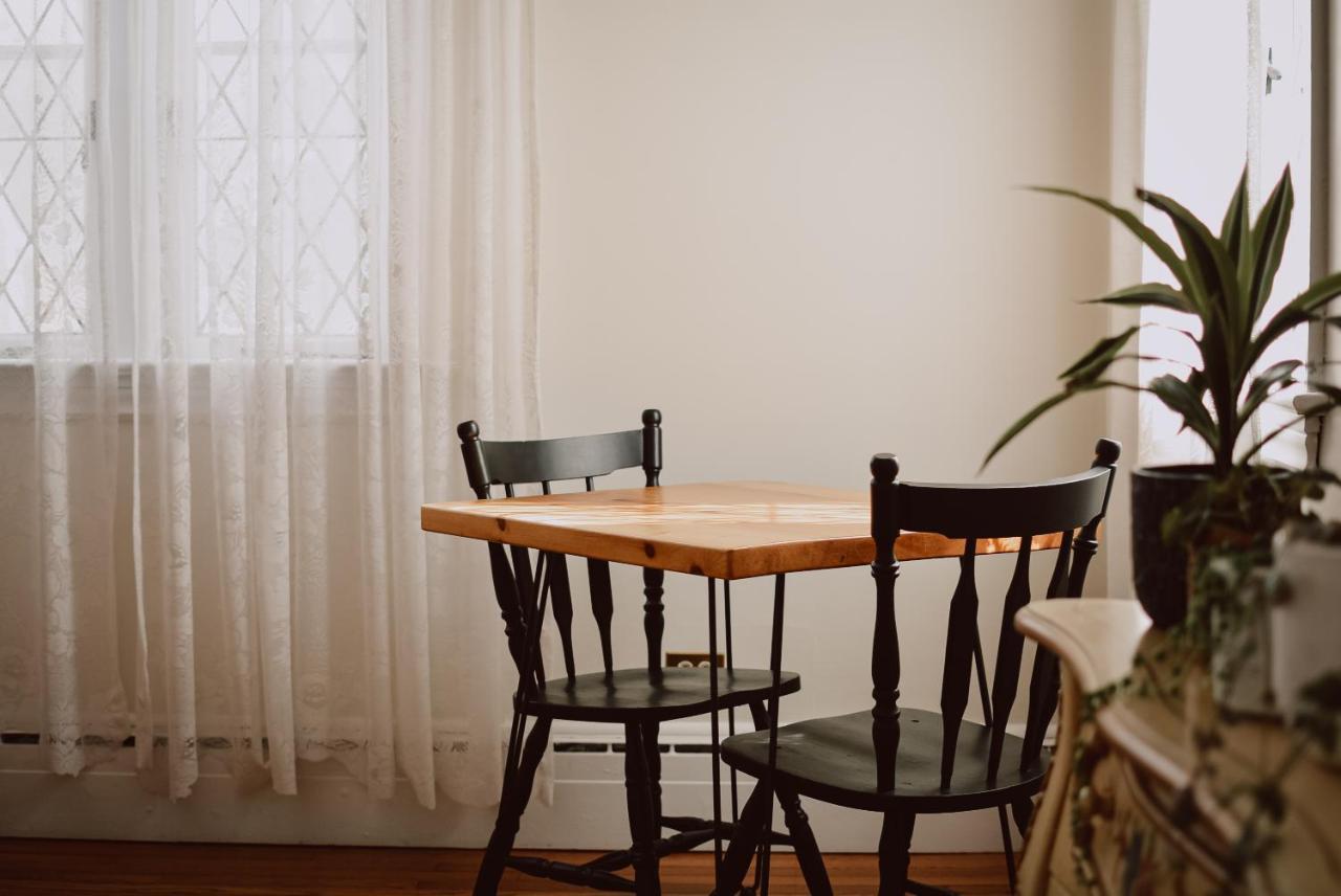 Hill Road Manor Bed & Breakfast グランド・フォールズ・ウィンザー エクステリア 写真