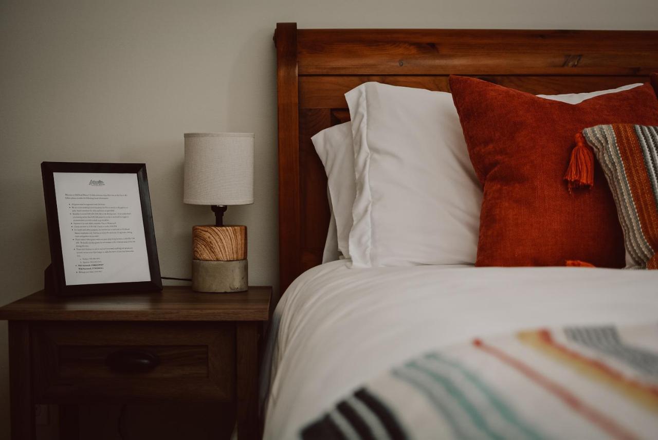 Hill Road Manor Bed & Breakfast グランド・フォールズ・ウィンザー エクステリア 写真