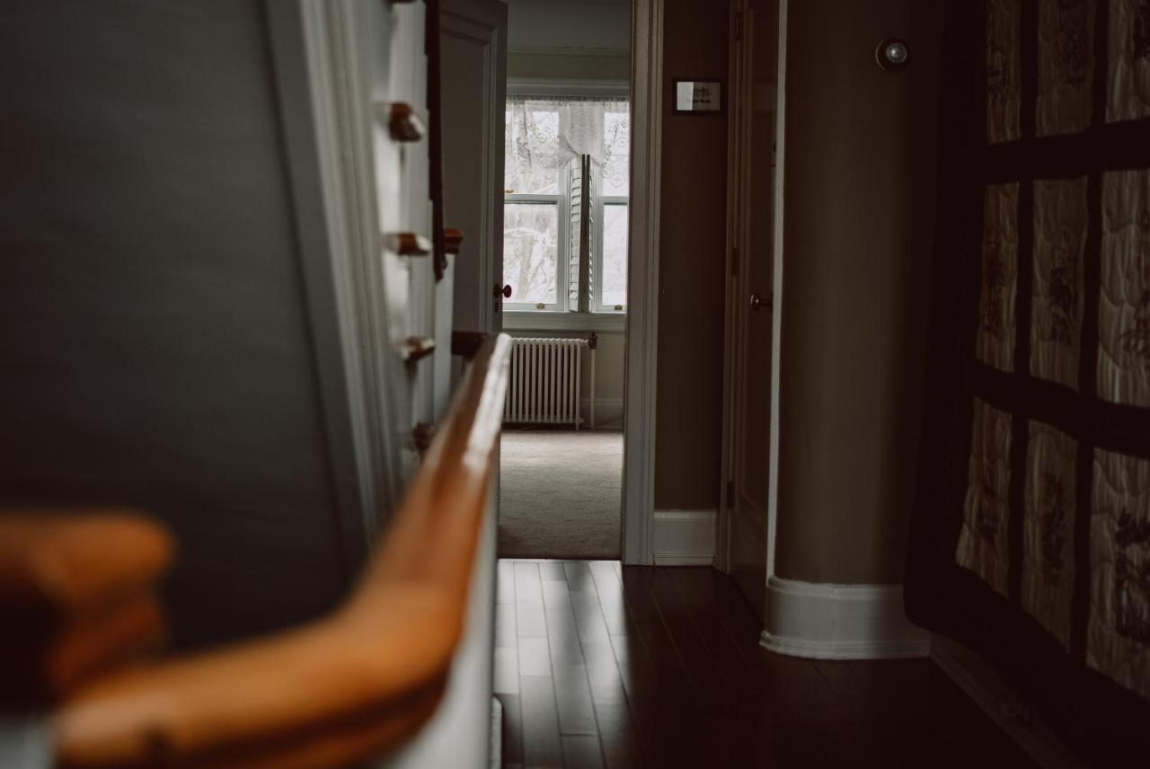 Hill Road Manor Bed & Breakfast グランド・フォールズ・ウィンザー エクステリア 写真