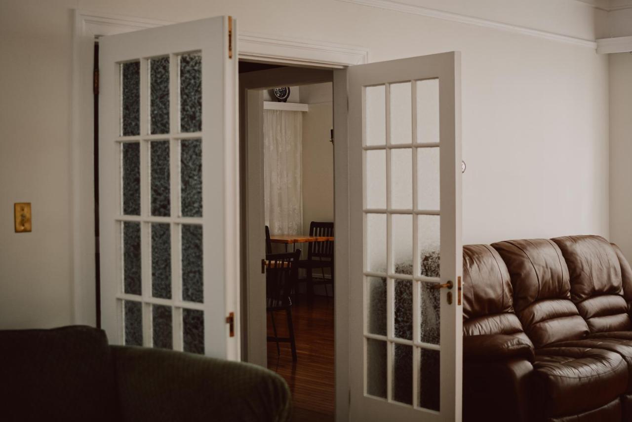 Hill Road Manor Bed & Breakfast グランド・フォールズ・ウィンザー エクステリア 写真