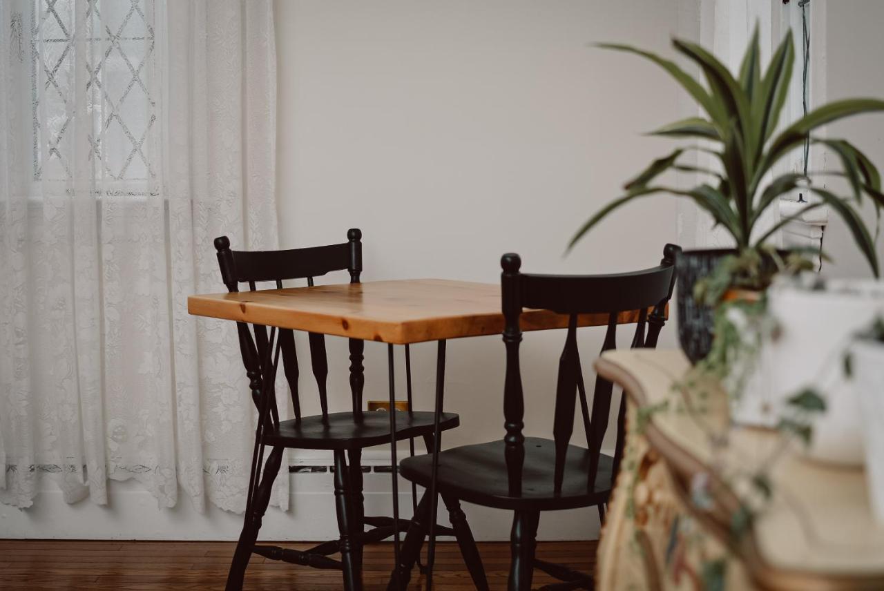 Hill Road Manor Bed & Breakfast グランド・フォールズ・ウィンザー エクステリア 写真