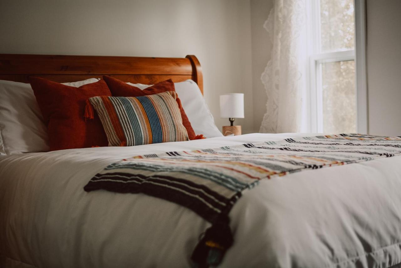 Hill Road Manor Bed & Breakfast グランド・フォールズ・ウィンザー エクステリア 写真